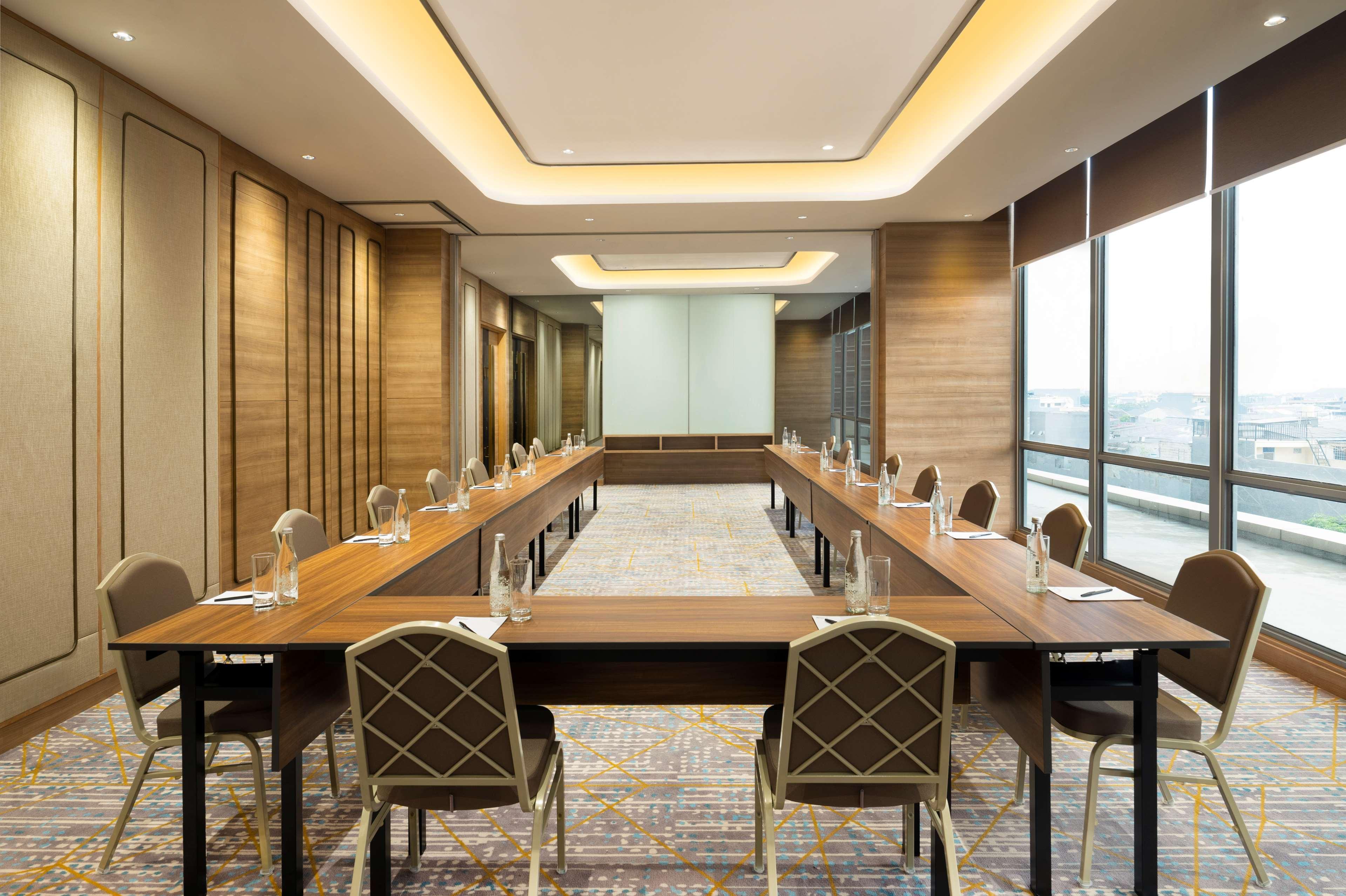 Hotel Hilton Garden Taman Palem Jakarta